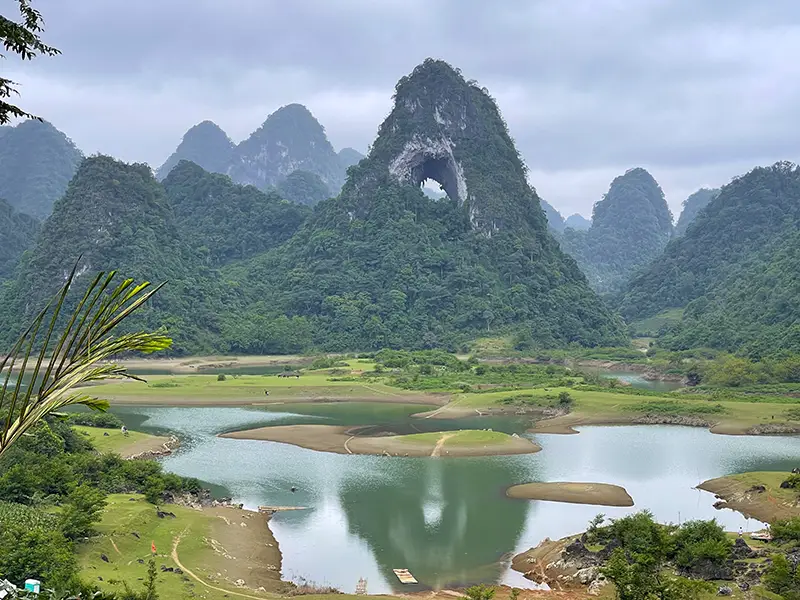 In the wet season, Angel Eye Mountain reveals a secret—this beautiful lake disappears during the dry months.
