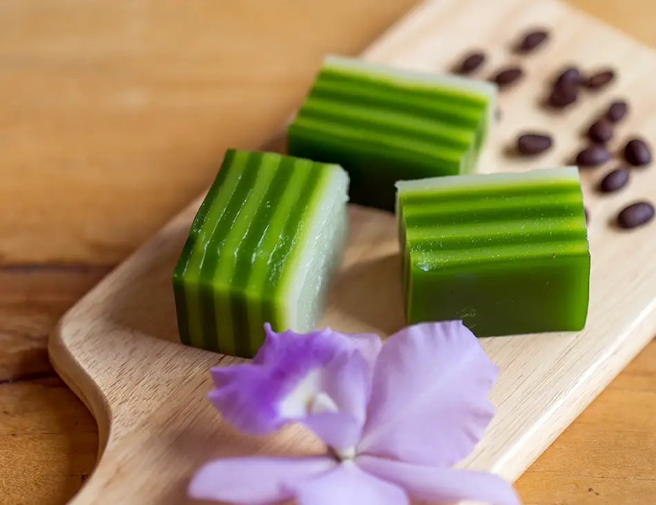 Nom Chak Kachan, Cambodian layered jelly cake with coconut milk and pandan, a traditional dessert