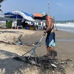 Kite surfing school doing clean-up in muine, vietnam