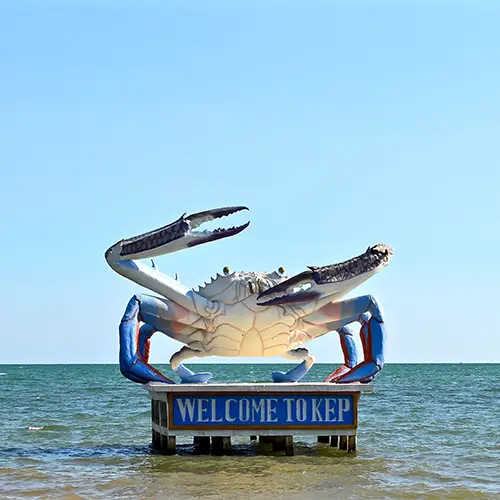 The giant crab statue rising from the sea
