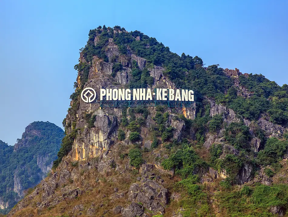phong-nha-ke-bang-limestone-peak-sign