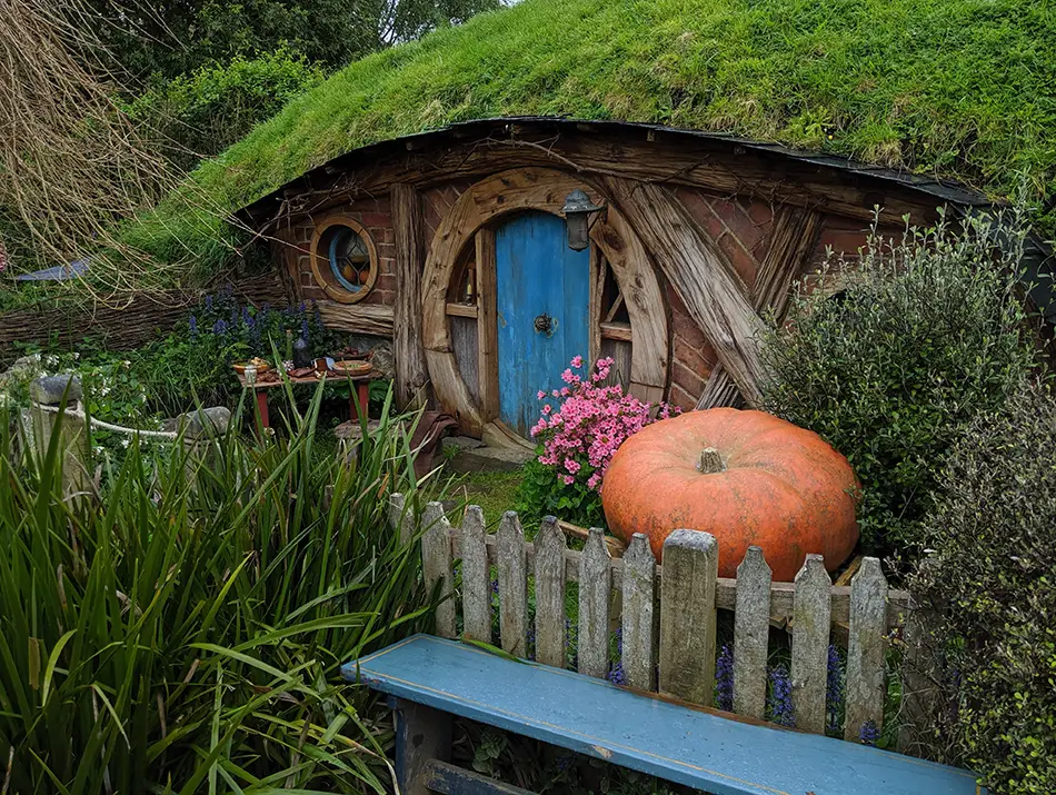 Round door of Bag End at Hobbiton in New Zealand. Set Jetting Classics.