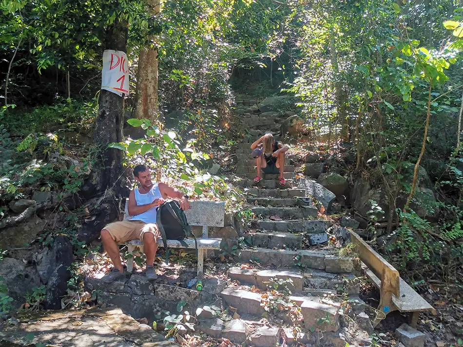 Rest stop with steps and seating along the Ta Cu Mountain hiking route near Mui Ne